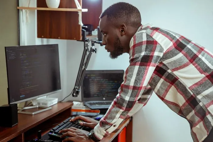 54 Service Workers Share The Weirdest Things They’ve Ever Walked Into At A Client’s Home