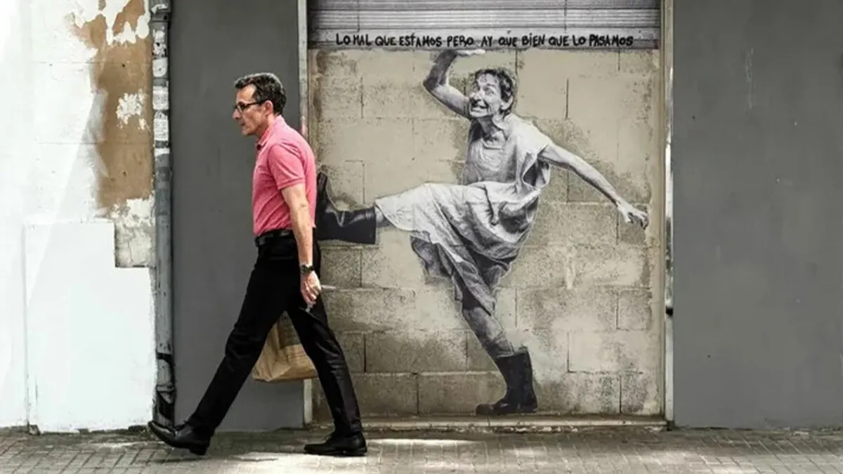 This Street Photographer Turns Shadows And Split-Second Coincidences Into Clever Images (32 Pics)