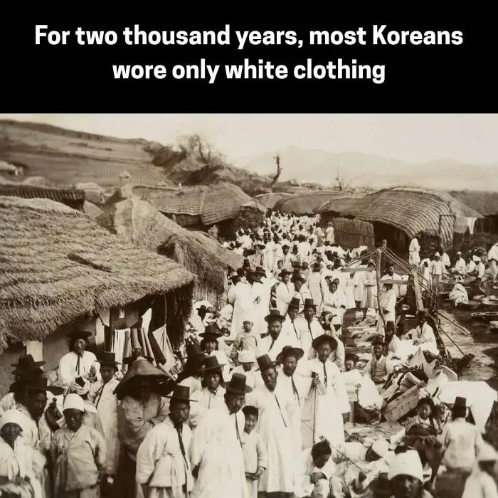 Historic photo showing Koreans wearing white clothing for two thousand years
