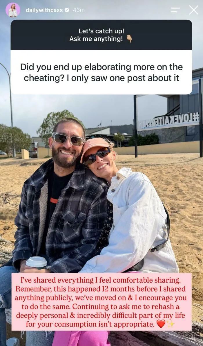 Couple sharing personal story about cheating in online group discussions