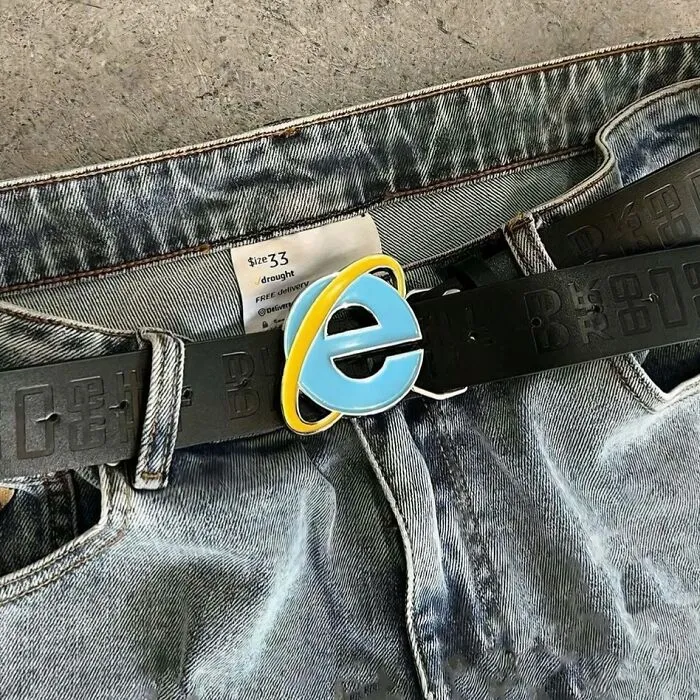 An Internet Explorer logo belt buckle featured as a hilarious picture.