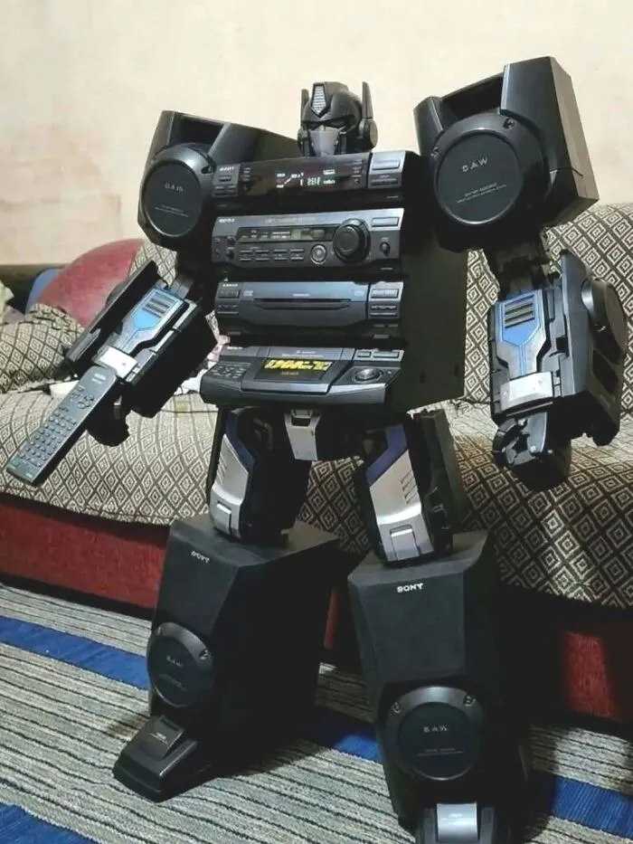 Hilarious pics of a stereo system creatively assembled into a Transformer robot figure