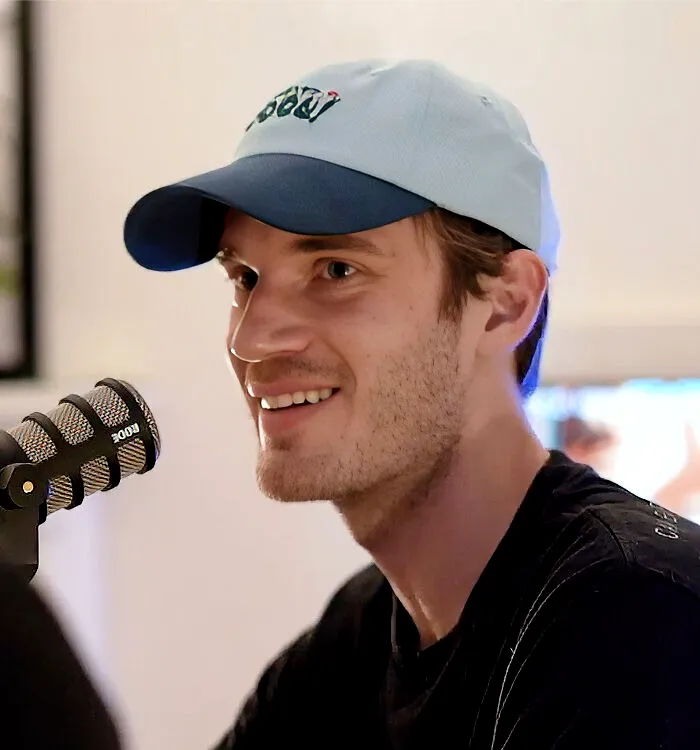 Youtuber Pewdiepie, 37