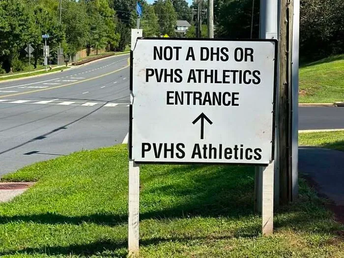 Confusing street sign example of people being confidently wrong about directional signs