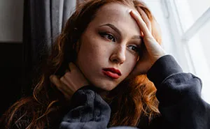 Woman Asks Boyfriend Not To Give In To Her Twin Sister’s Advances Like Her Previous Boyfriends Did