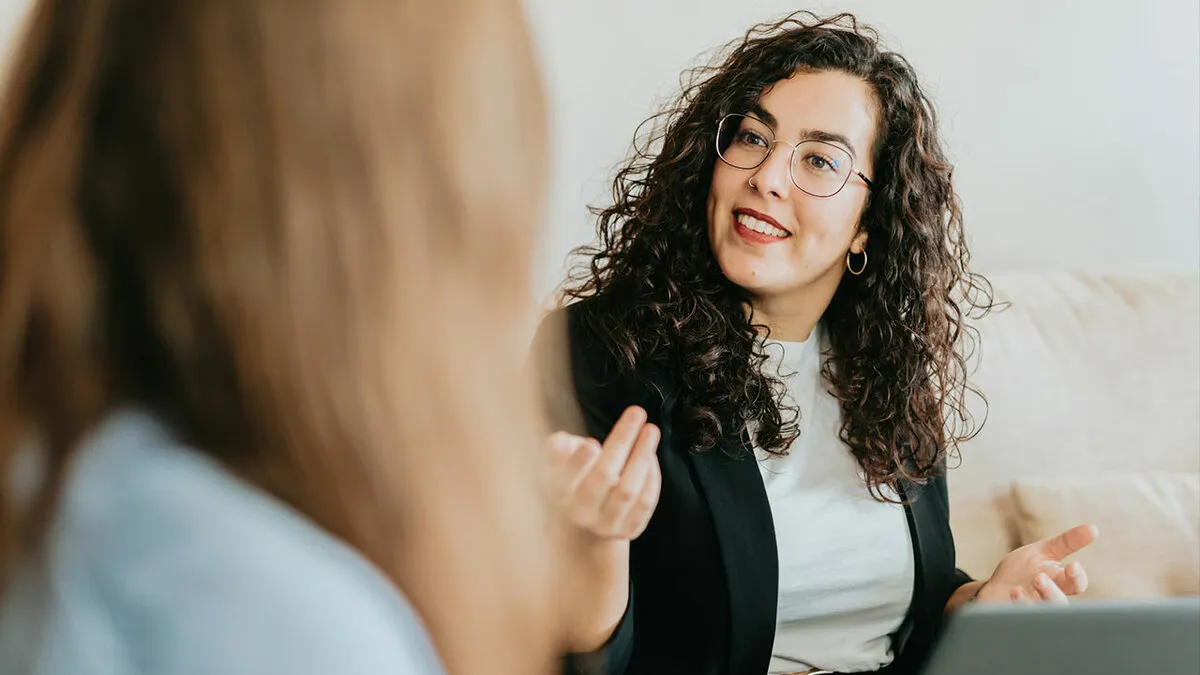 82 Things In Female Behavior, Typical And Not, That Other Women Find Gross And Inappropriate