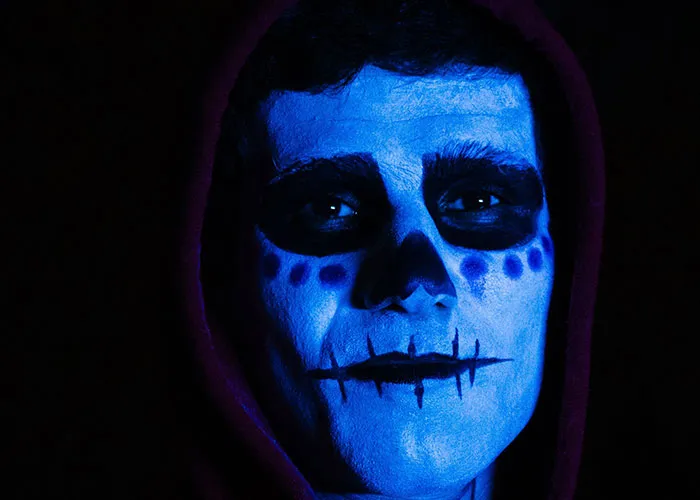Haunted House Workers Expose The Odd And Bizarre Guest Behavior They've Witnessed (66 Stories)