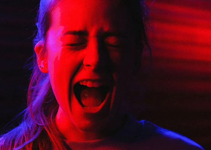 Haunted House Workers Expose The Odd And Bizarre Guest Behavior They've Witnessed (66 Stories)