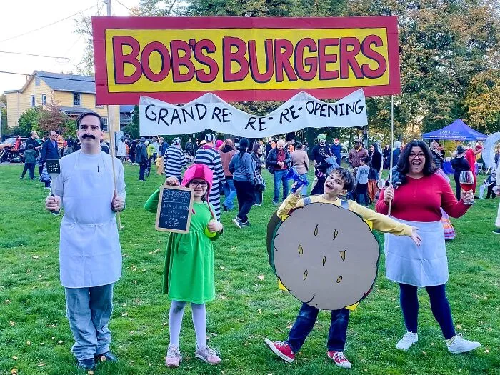 Family dressed as Bobs Burgers characters for group Halloween costumes