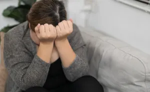 Woman Uses A Mobility Scooter At The Store, Her Boyfriend’s Reaction Reveals Feelings He’s Been Hiding