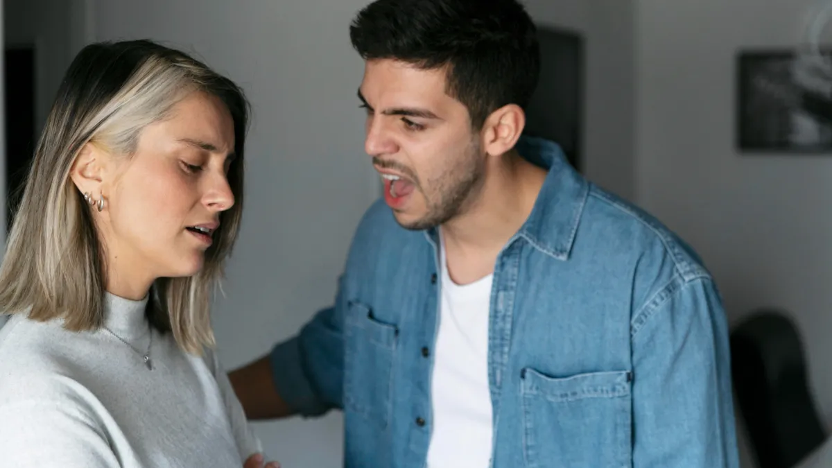 Guy Says He Accidentally Destroyed GF’s Expensive Makeup, Internet Helps Her Find Out The Truth