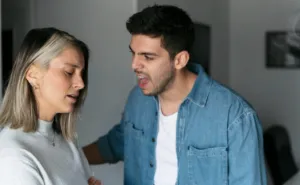 Guy Says He Accidentally Destroyed GF’s Expensive Makeup, Internet Helps Her Find Out The Truth