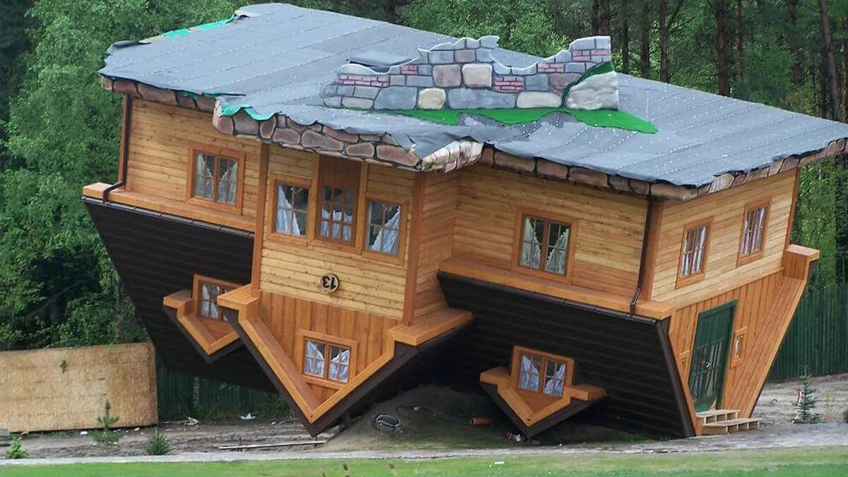 66 Architectural Oddities Look Straight Out Of A Fantasy World, Yet People Can Actually Visit Them
