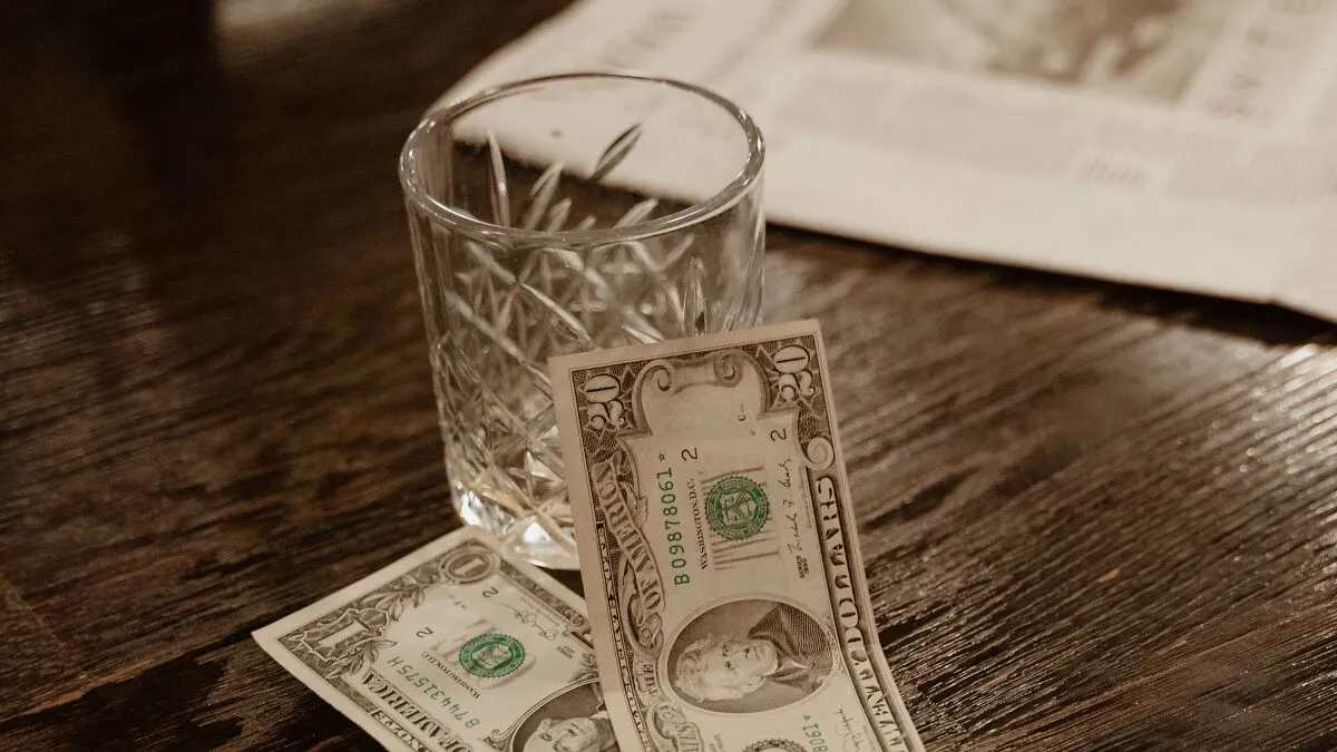 "New Level Of Entitlement": California Bar Publicly Shames Customers Over Tip, But It Massively Backfires