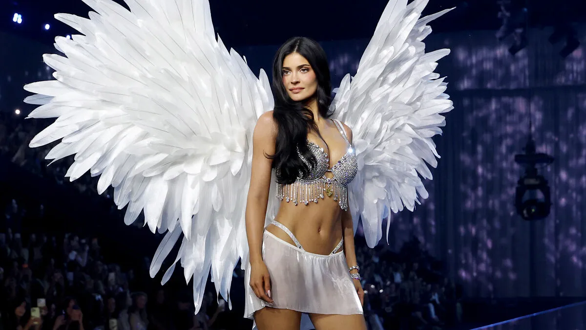Kylie Jenner's Victoria's Secret Appearance Sparks Fury As Viewers Break Down Every Awkward Detail