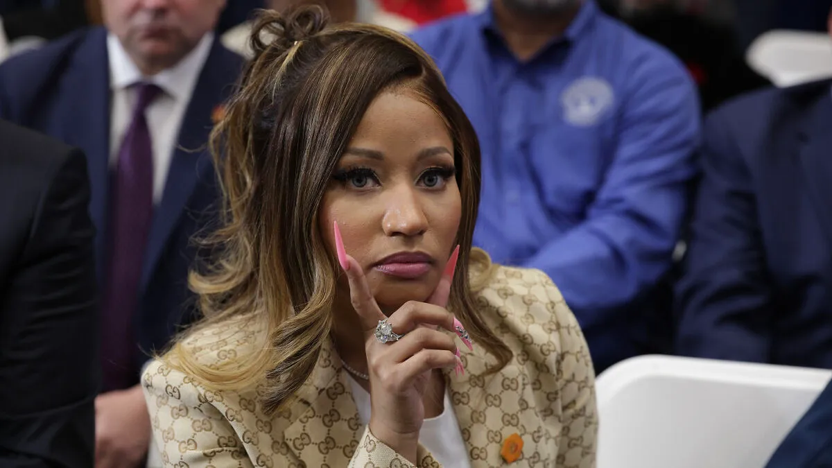 “She Can Barely Move”: Nicki Minaj Sparks Concern As People Notice Her Unusual Walk At Trump Rally