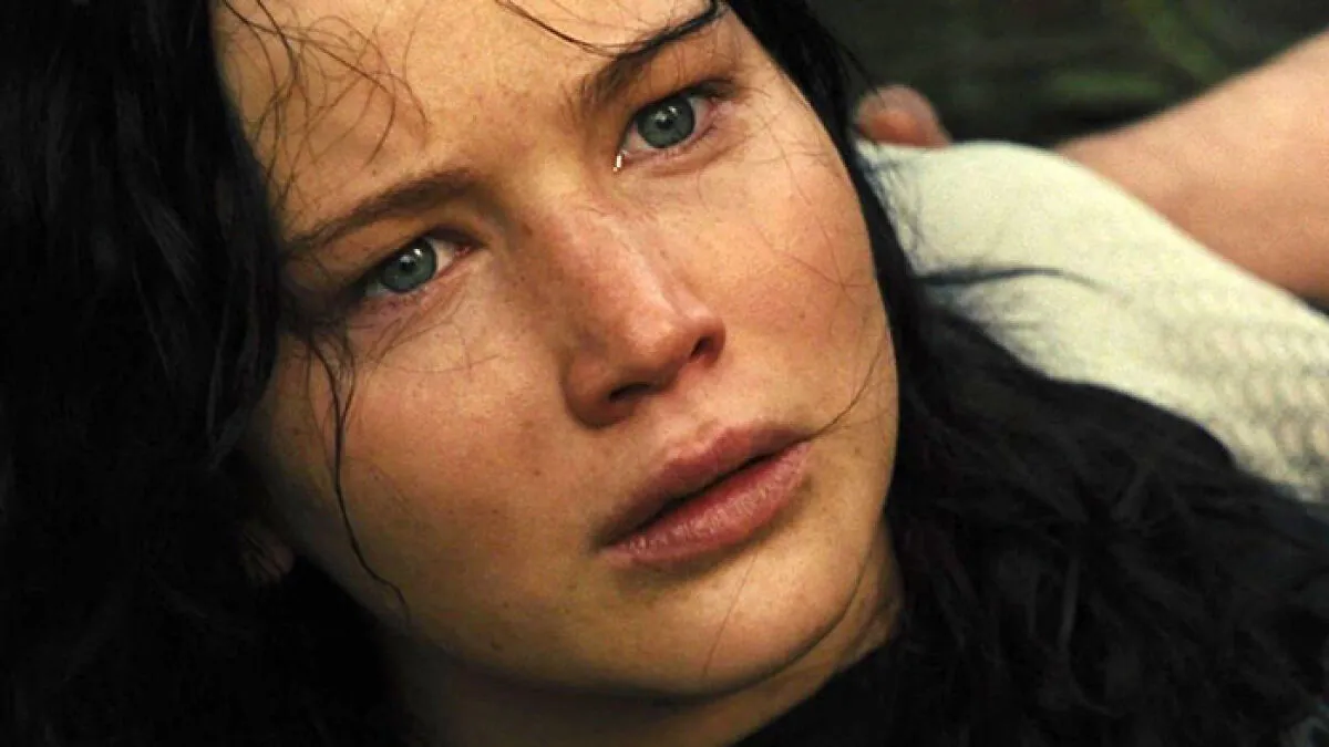 Jennifer Lawrence Reveals Her Mom's Brutal Comment At 'The Hunger Games' Premiere That She Still Thinks About