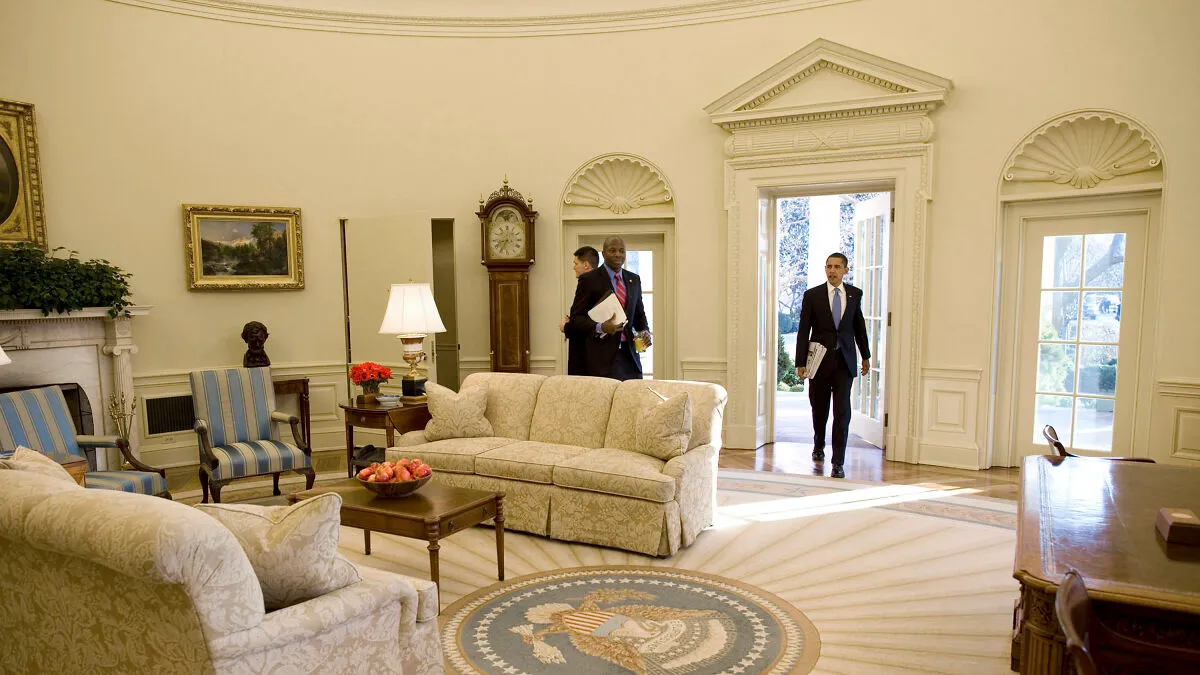 12 Viral Side-By-Side Photos Of Obama And Trump's Oval Offices As People Make Brutal Comparisons