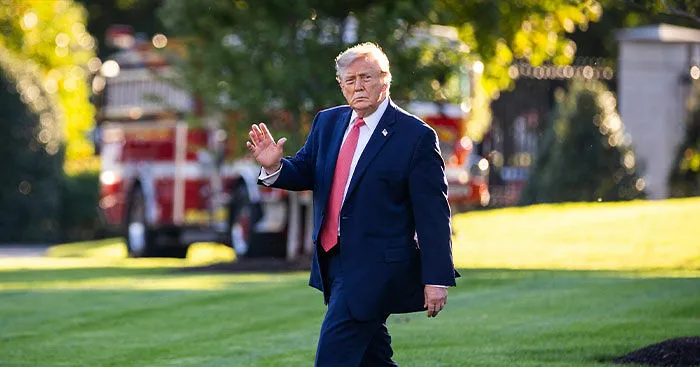 Cameraman Hailed As A Hero After Zooming Out To Show Trump "Waving At Nobody"