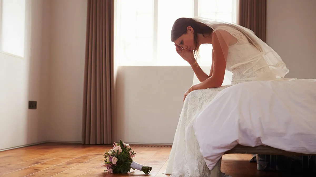 Dad Threatens To Skip Daughter’s Wedding If She Invites Cheater Mom, She’s Fed Up With Their Drama