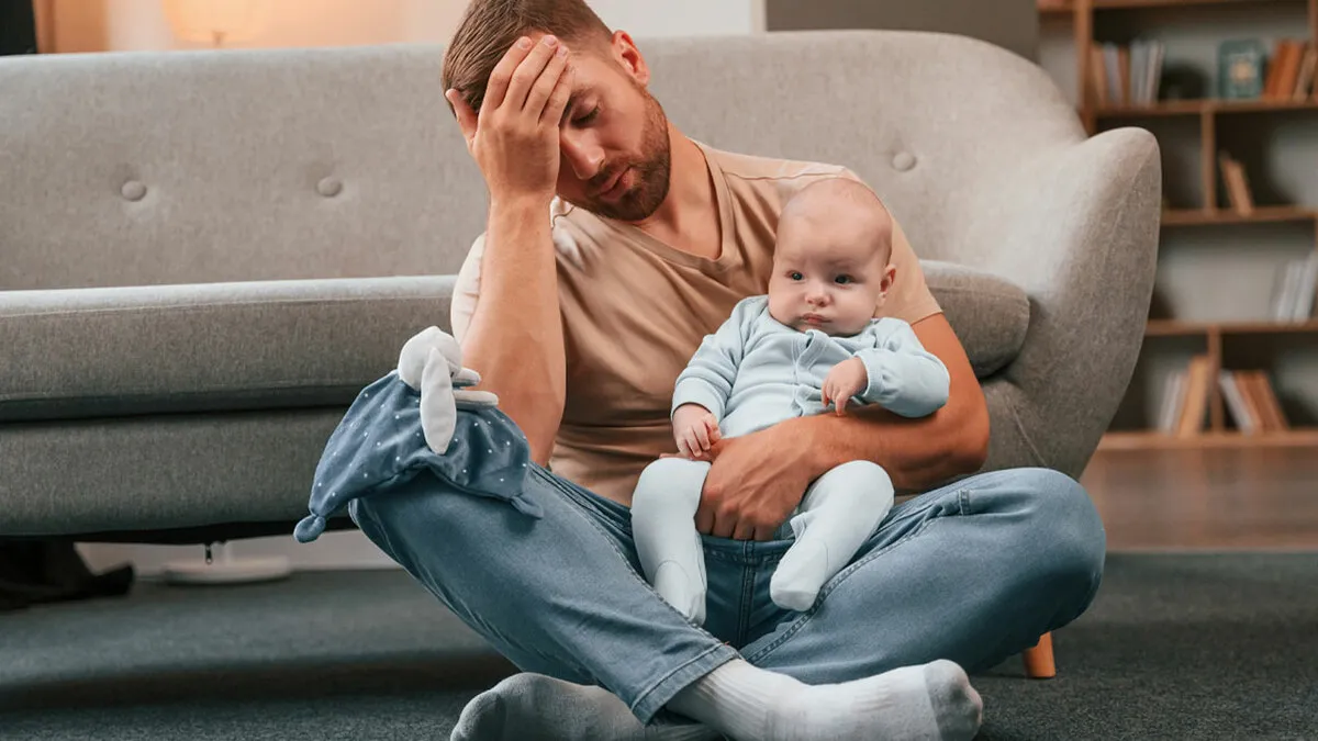 Toddler Who Only Wanted Mummy Drives Dad Up The Wall, Strangers Help Him Get His Head Straight