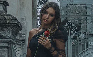 Bride Called A “Demon Girl” By Her MIL Watches Her Storm The Altar, And The Groom's Response Is Perfect