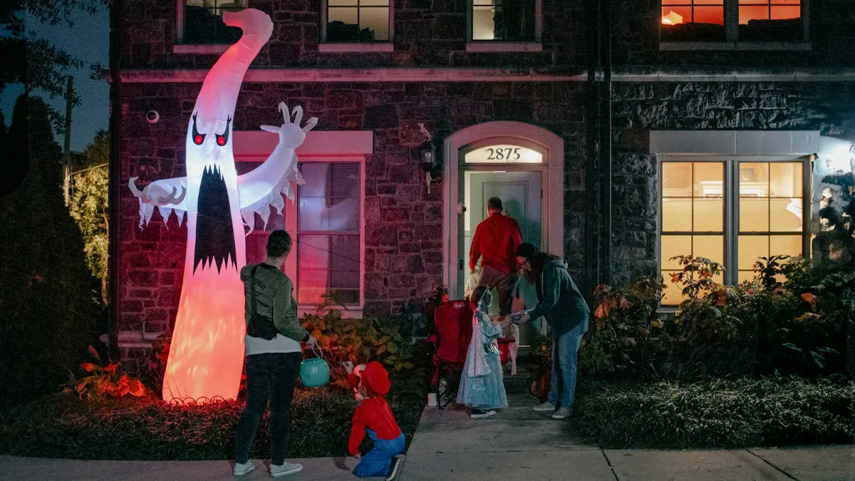 Entitled Mom Freaks Out Over "Satanic" Home, Infuriates Owners By Trying To Ruin Halloween