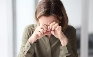 Before You Rub Your Itchy Eyes Again, Here’s What Eye Doctors Want You To Know