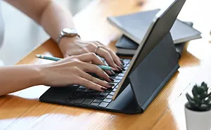 44 Times Online Know-It-Alls Tried To Fact-Check Someone And Got Fact-Checked Instead