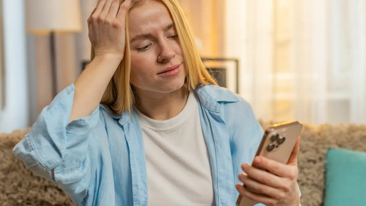 Woman Waits In Fear While Boyfriend Gets Heart Surgery, What She Sees In His Phone Makes Her Stop Caring