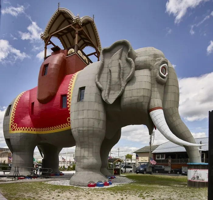 Lucy the Elephant, a landmark showing how bizarre shapes can make ordinary architecture look boring