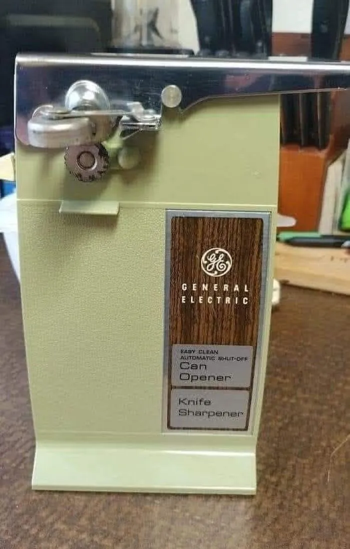 Retro General Electric automatic can opener with wood panel design