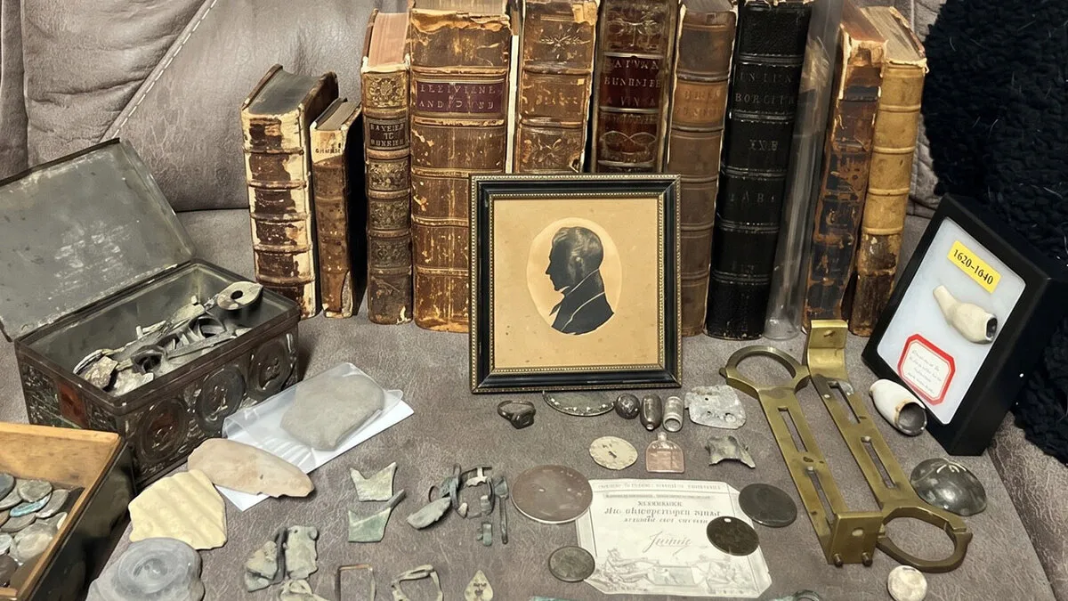 90 Amazing Old Treasures That Antique Lovers Were Lucky Enough To Discover (New Pics)