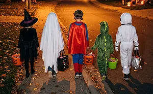 Neighbor Refuses To Give Out Halloween Candy, Accidentally Triggers Mom’s Marriage Meltdown