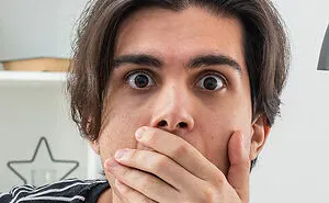 42 Times A Casual Visit Turned Uncomfortable The Moment Someone Looked Around