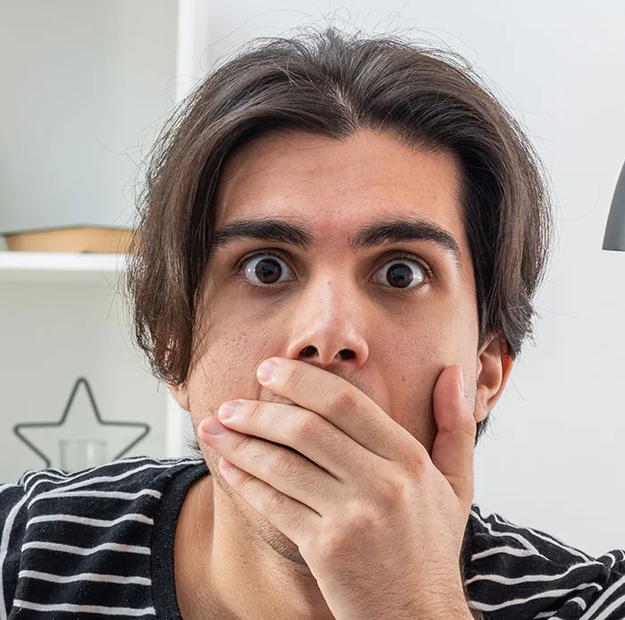 42 Times A Casual Visit Turned Uncomfortable The Moment Someone Looked Around