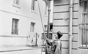 84 Weird And Fascinating Historical Photos That Are Hard To Forget Once You See Them
