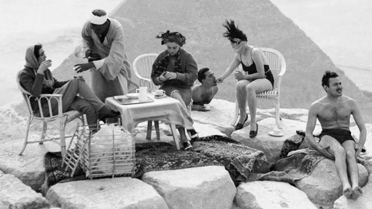 84 Weird And Fascinating Historical Photos That Are Hard To Forget Once You See Them