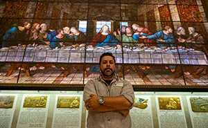 This Man Started Working With Stained Glass At 16, And Decades Later, He's Still Preserving It
