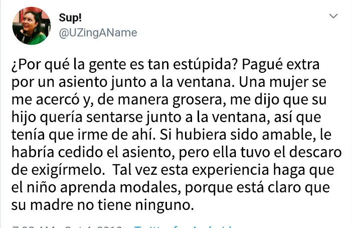 ¡Levántate, mi hijo quiere tu asiento!