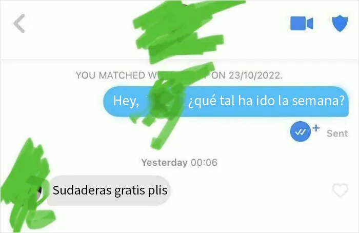 Esta chica me dejó en leído durante dos años. Me envió un mensaje cuando actualicé mi perfil con una sudadera que hice para mi futura línea de ropa. La osadía y el morro que se lo pisa