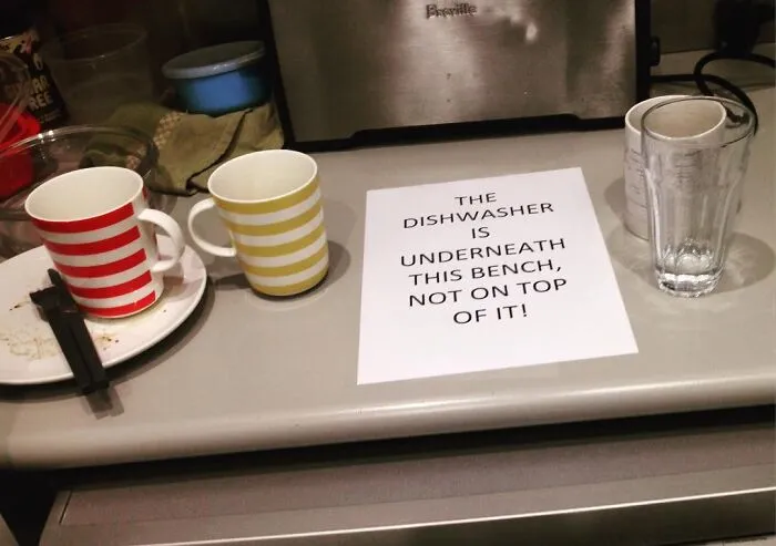 Mi primera vez en esta oficina y veo esto en la cocina