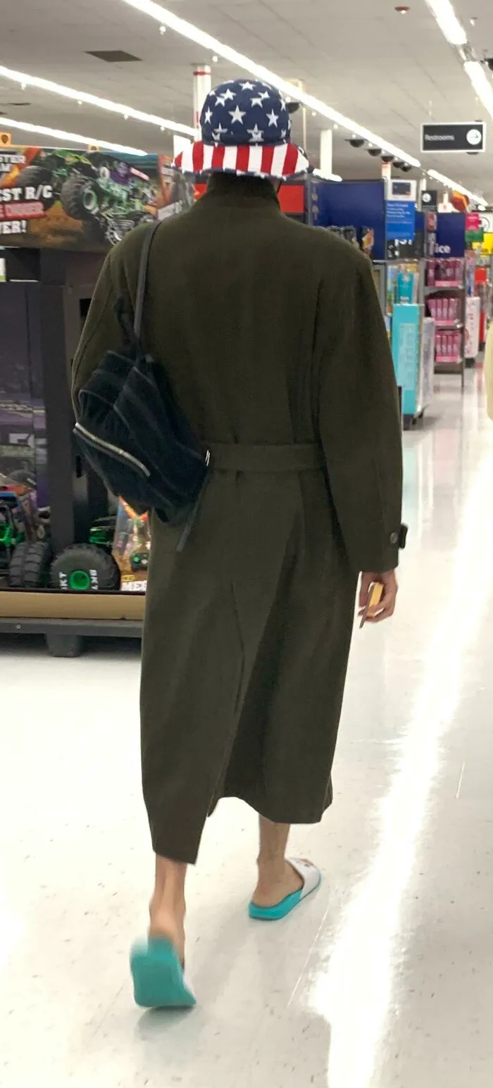 Mi novio decidió que esto es lo que quería ponerse para ir a Walmart hoy