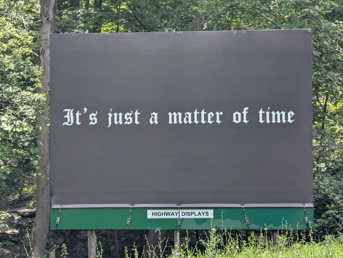 Encontré este cartel inquietante en Hyde Park, Nueva York.