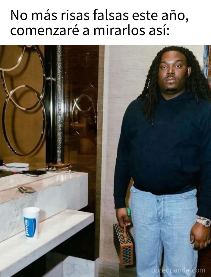 Estos 15 memes son tan absurdos que casi parecen arte