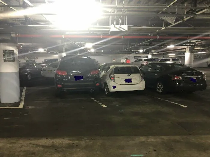 La forma en que este idiota ha aparcado a mi lado