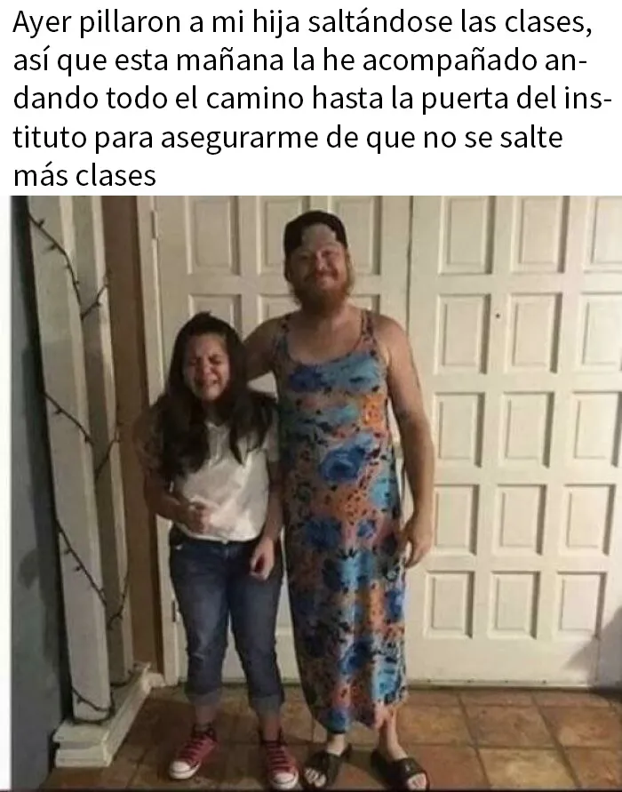Acompañó a su hija a clase