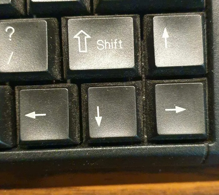 Mi teclado en el trabajo. Esto debería ser ilegal