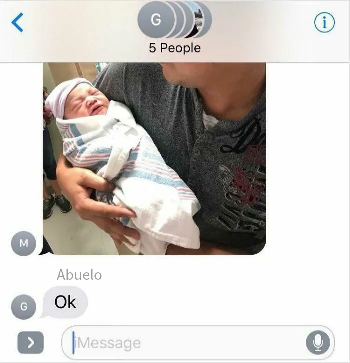 Mi tía dio a luz ayer y el abuelo estaba muy emocionado