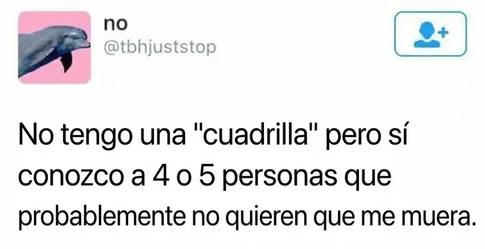 Captura de pantalla de Twitter con memes divertidos sobre no tener un grupo de amigos